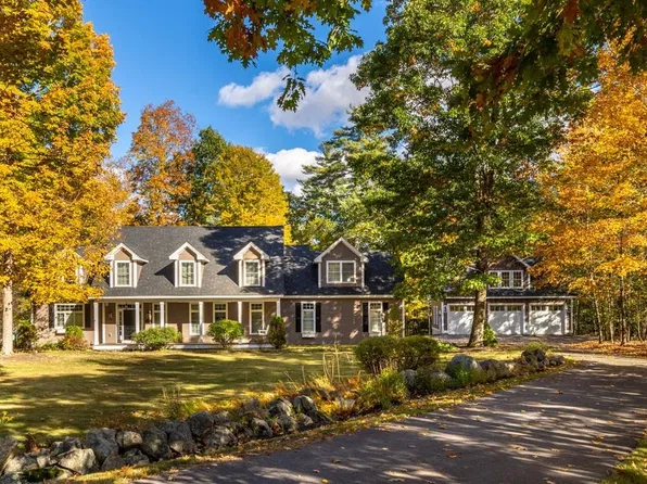 22 MILLS FALLS Road, Barrington, NH 03825