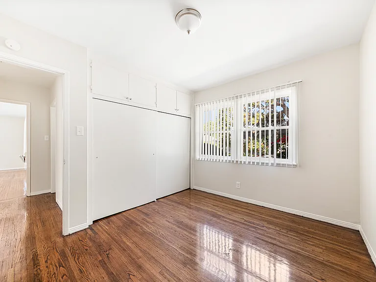 359 W Providencia Ave — Photo 14