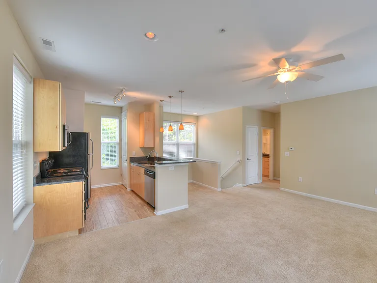 Grandview Village Apartments — Photo 12