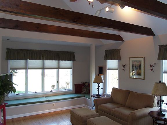 4th image of 2984 Meadowcrest Dr