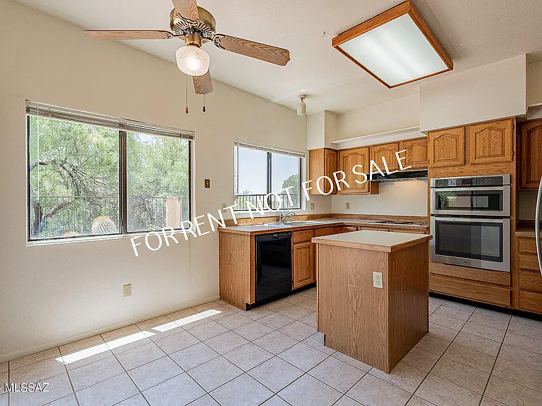 936 E Camino Diestro — Photo 16