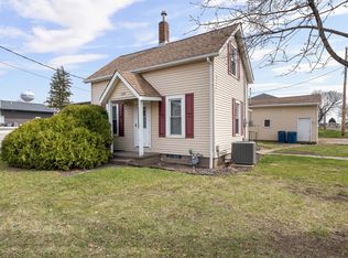 127 S Mississippi St, Blue Grass, IA