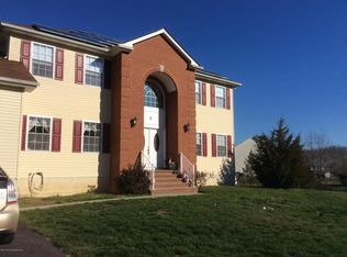4 Rapids Dr, Jackson, NJ 08527