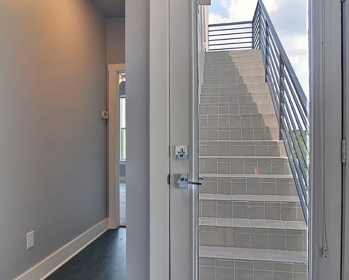2822 Forest Park Blvd — Photo 59