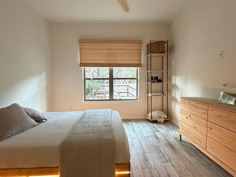 525 Holstein Dr — Photo 10