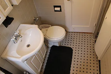 Sold by Thomas Lipovetsky, LREB