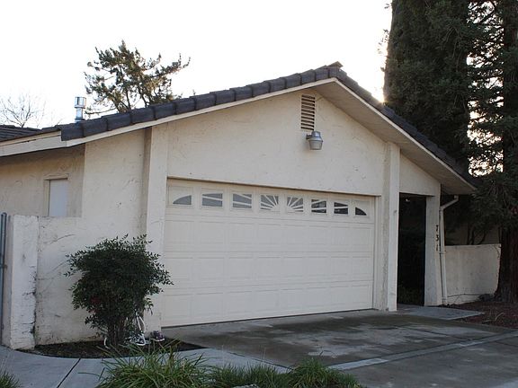 3rd image of 731 Fairhaven Cir