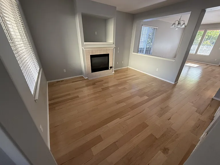 Living Room/Entry Room