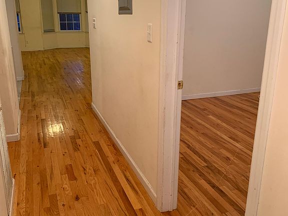 5th image of 584 Morrow St #1