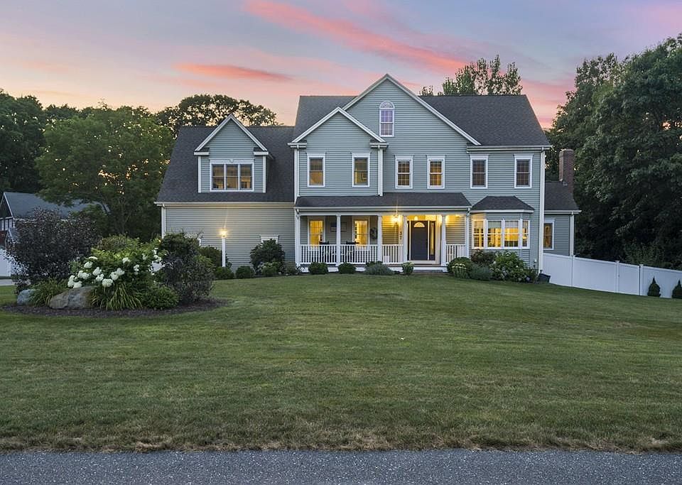 1st image of 37 Fairway Ln