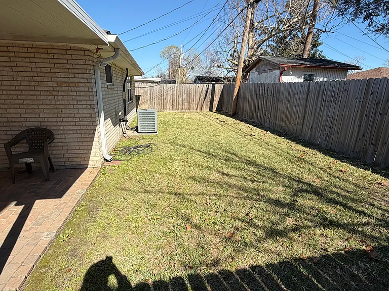 242 Dianne Dr — Photo 17