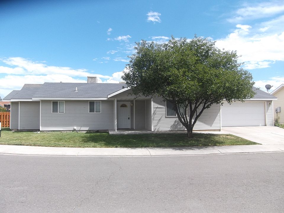 2nd image of 590 Greenfield Cir W