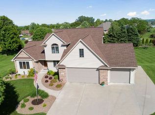 934 Pinecrest Rd, Green Bay, WI 54313