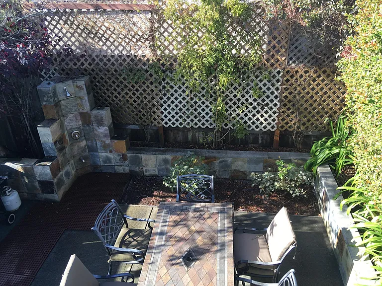 671 Lily St #UPPER LEVEL — Photo 13