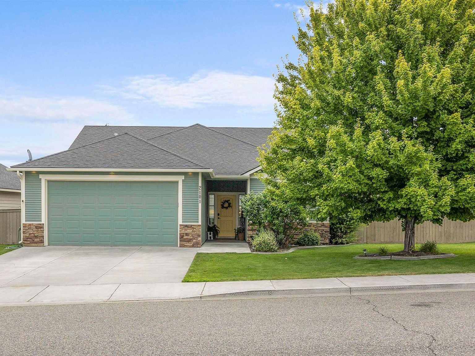 2101 S Jefferson St, Kennewick, WA 99338 | Zillow