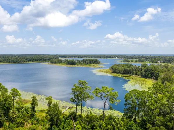 1126 Read Ave, Crescent City, FL 32112