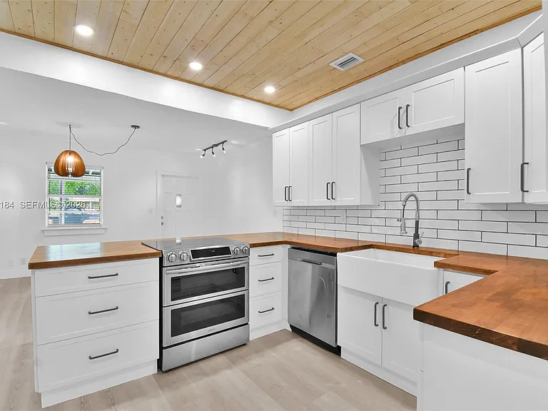 2217 SW 1st Ct — Photo 22
