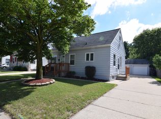 141 Walton Ave, Waukesha, WI 53186
