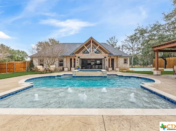 56 Wrangler Dr, Morgans Pt Resort, TX 76513