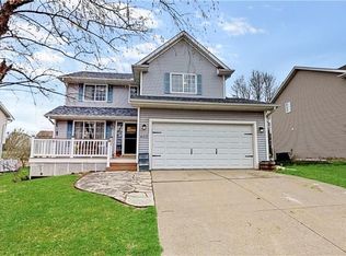 402 E 14th Pl, Indianola, IA 50125