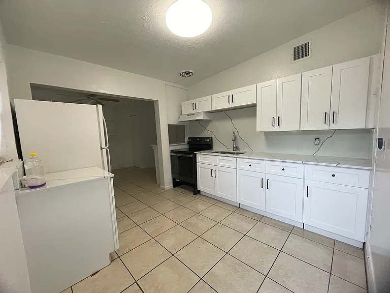 4047 Ferrow St — Photo 7