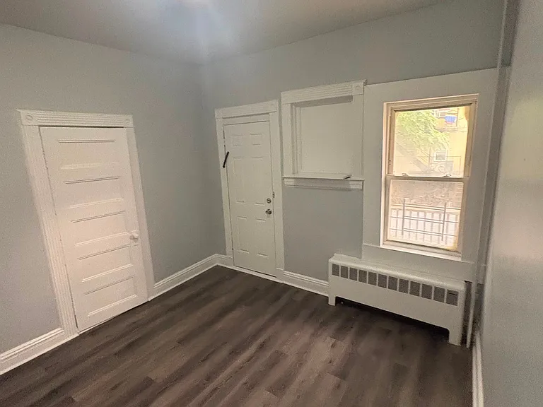 162 Waverly St #2 — Photo 3