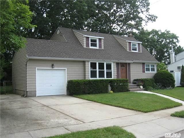 1st image of 14 Eastwood Dr
