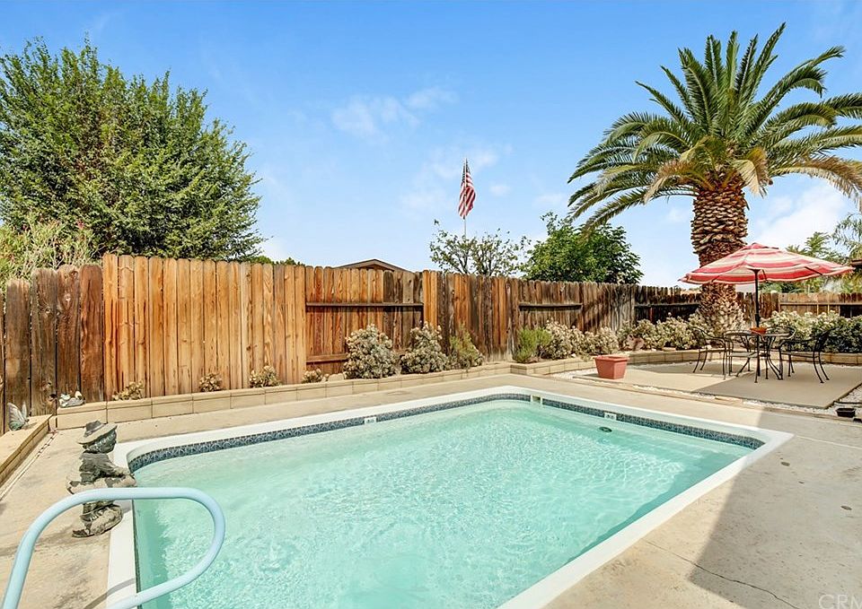 1st image of 433 Avenida Calandria