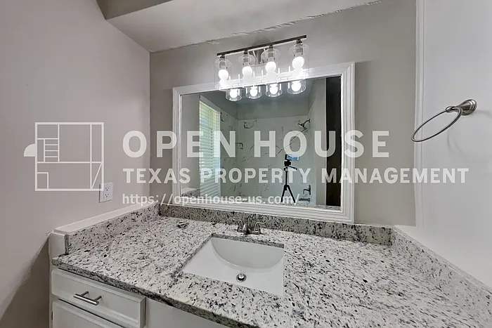 1920 Crooked Creek Ln — Photo 19