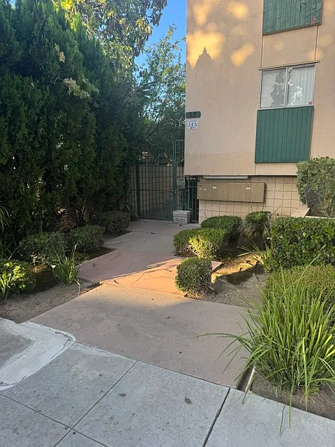 2 bed, 1.5 bath, $2,450 — Photo 3