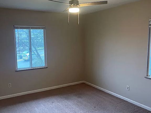3rd image of 221 Far Hills Ave #1