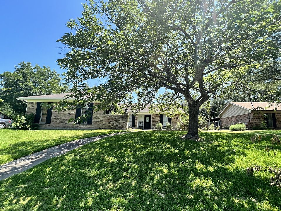 2nd image of 309 Patricia Dr