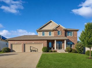 16103 Hickory Ln, Urbandale, IA 50323