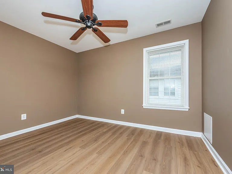 4021 Barrington Rd — Photo 22