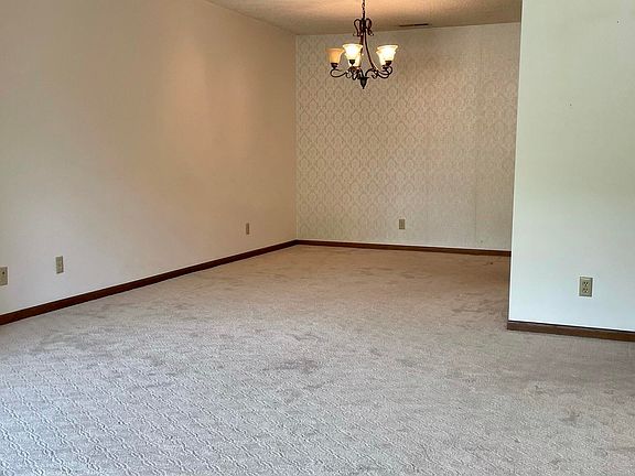 5th image of 700 S Dakota Ave Unit 105