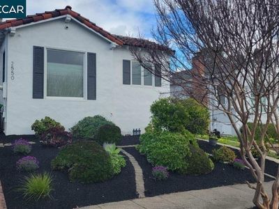 2550 Carmel St, Oakland, CA, 94602