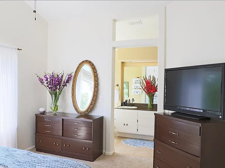 4946 Felicia Way — Photo 15