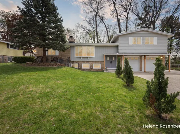 1456 54th St SE, Kentwood, MI 49508