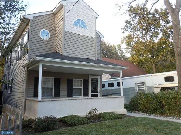 213 Chestnut St, Mount Holly, NJ 08060