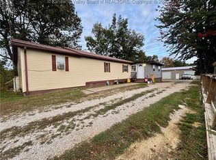 3084 Stonelick Rd, Kenna, WV 25248