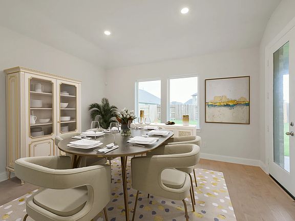 Plan 5019 dining - staged