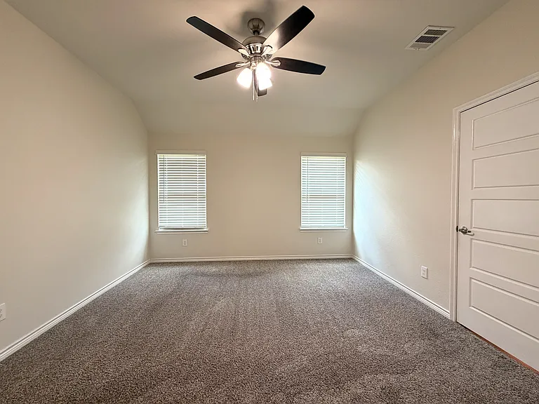 3413 Sabine Dr — Photo 17