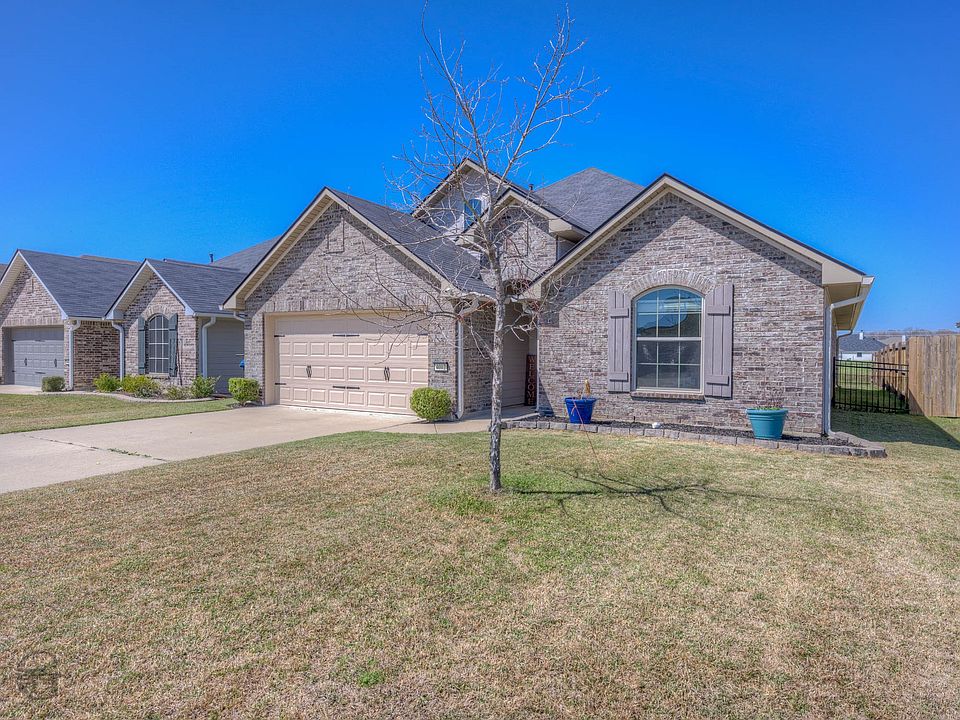 1st image of 4012 False River Dr