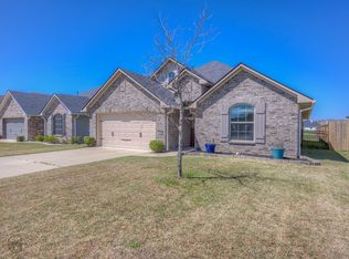 4012 False River Dr, Bossier City, LA 71111