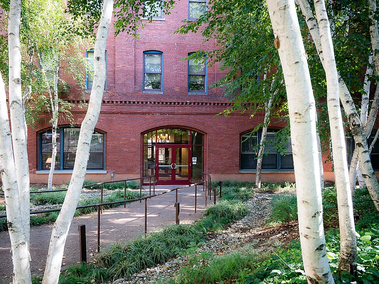Shadyside Commons — Photo 10