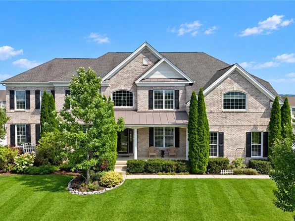 7406 Cedar Rd, Macungie, PA 18062