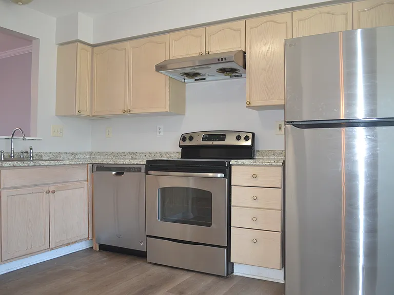 7104 Collinsworth Pl — Photo 4
