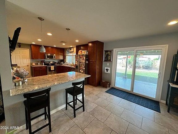 4th image of 2118 S Shannon Dr