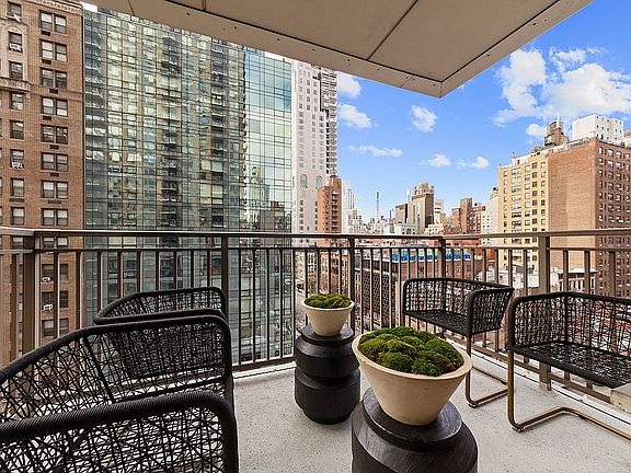 5th image of 301 E 79th St APT 8A