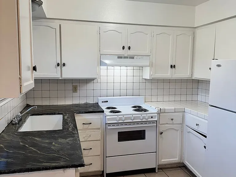 1029 Minnewawa Ave — Photo 8